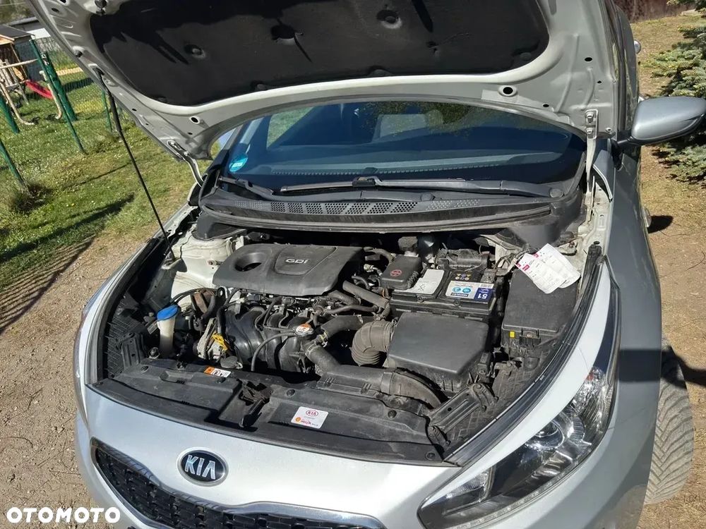Kia Ceed - 10