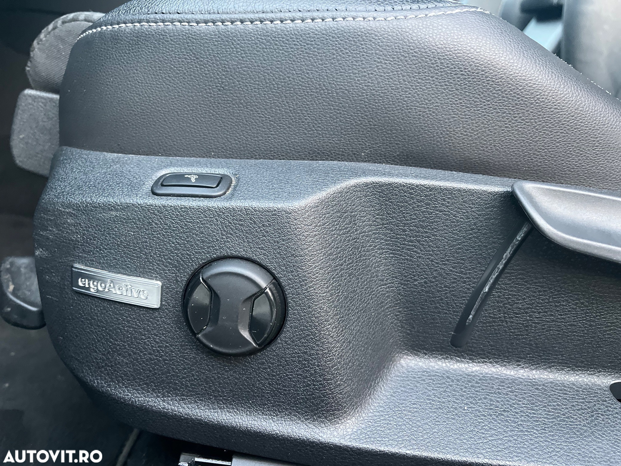 Volkswagen Golf 1.6 TDI DPF BMT DSG Comfortline - 11