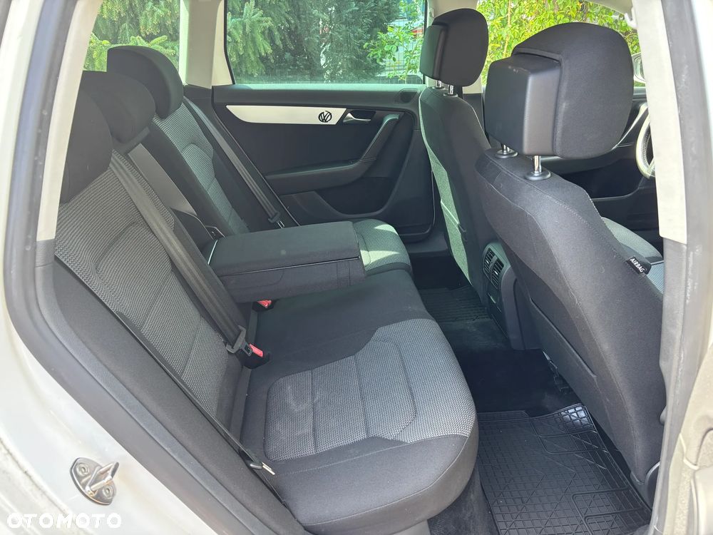 Volkswagen Passat Variant 2.0 TDI DPF Sportline - 15