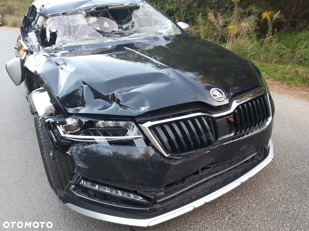 Skoda Superb 2.0 TDI SCR 4x4 Scout DSG - 9