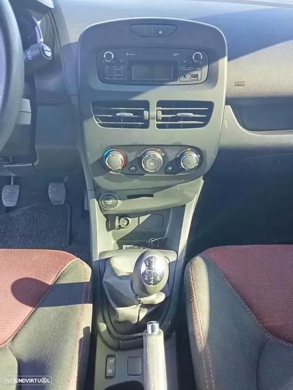 Renault Clio Break 1.5 dCi Dynamique S - 12