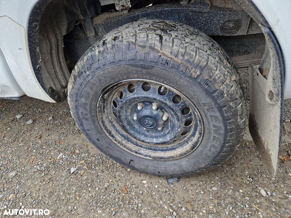 Toyota Hilux 2.4D 150CP 4x4 Double Cab 6MT Comfort - 13