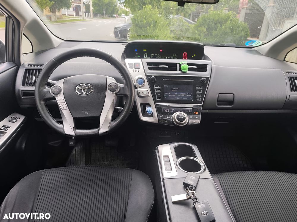 Toyota Prius+ (Hybrid) - 4