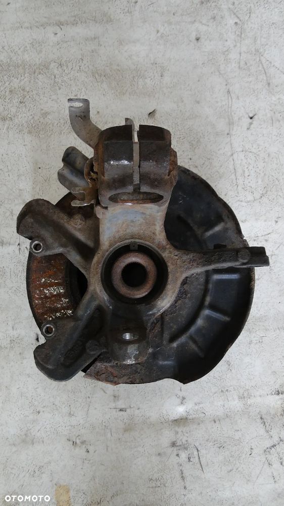 SKODA FABIA II 2 ROOMSTER PIASTA ZWROTNICA TARCZA PRAWA PRZÓD PRZEDNIA 1.2MPI - 2