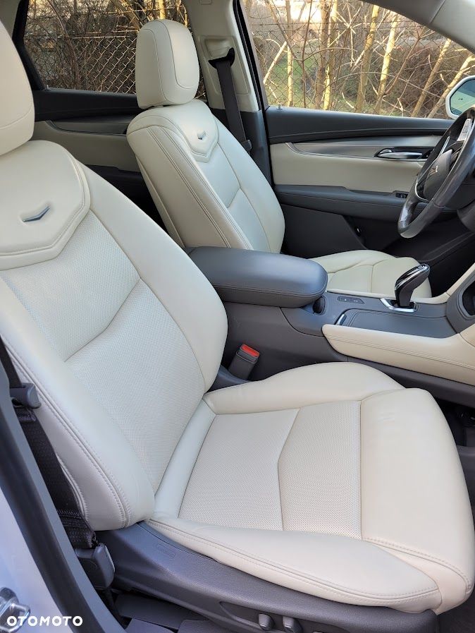 Cadillac XT5 - 6