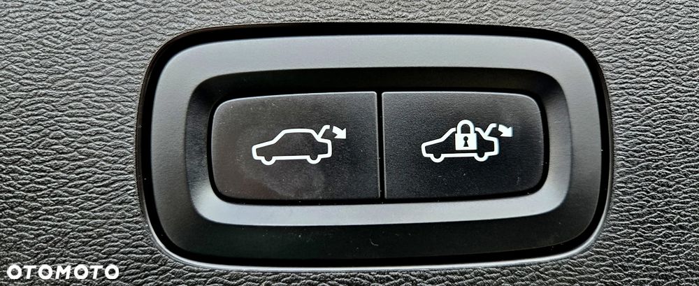 Volvo V60 B4 D Geartronic Momentum Pro - 33