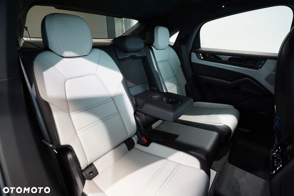 Porsche Cayenne Coupe S - 11