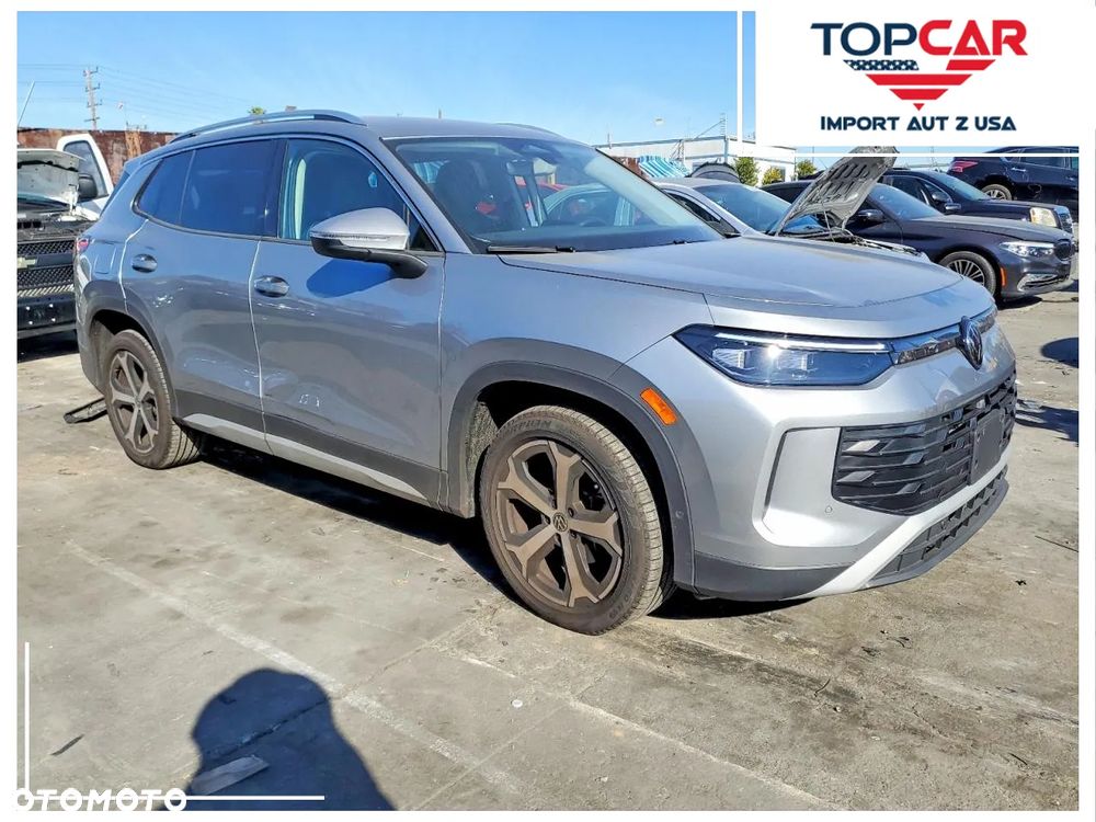 Volkswagen Tiguan - 1