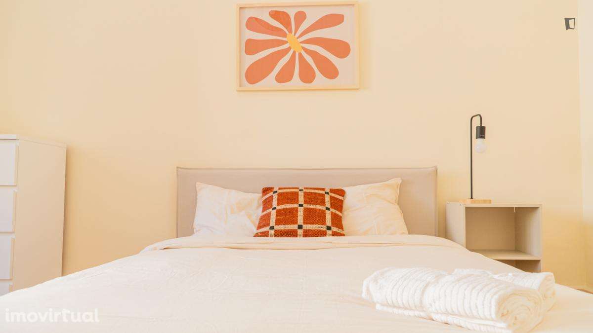 Quarto - localizado em Alameda Lisbon - Grande imagem: 4/16