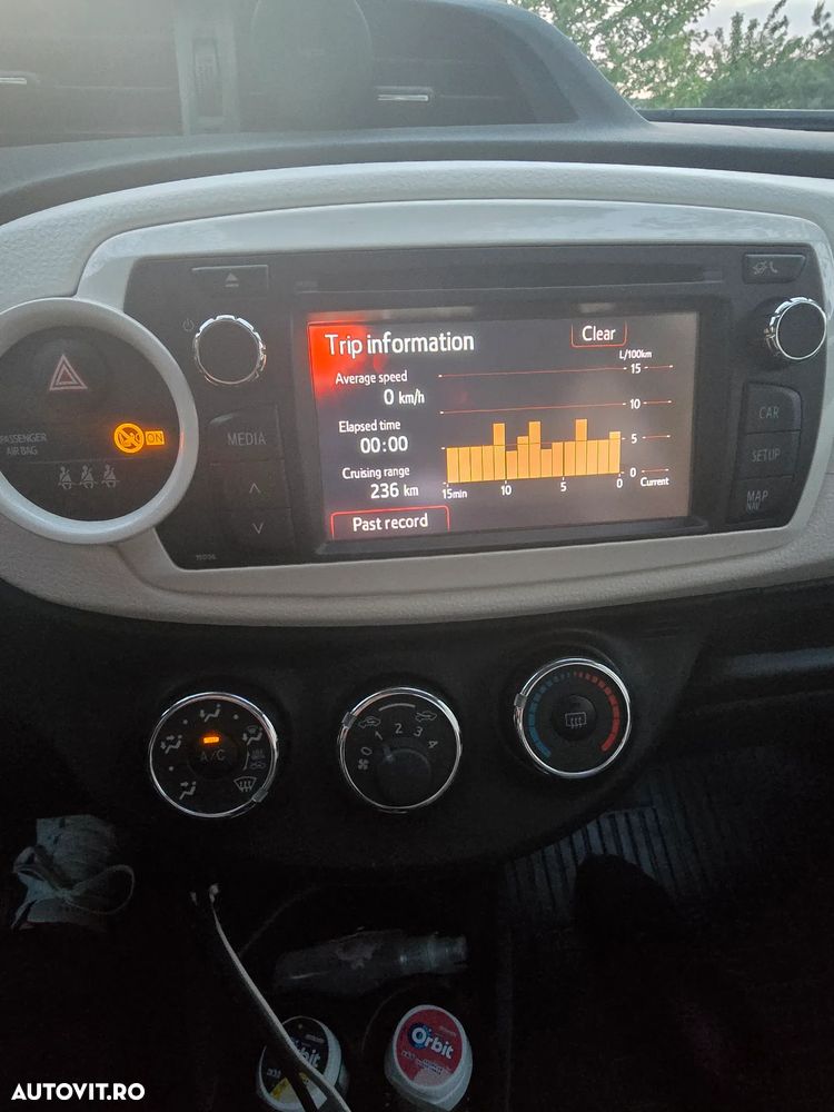 Toyota Yaris 1.3 VVT-i Multidrive S Luna - 9