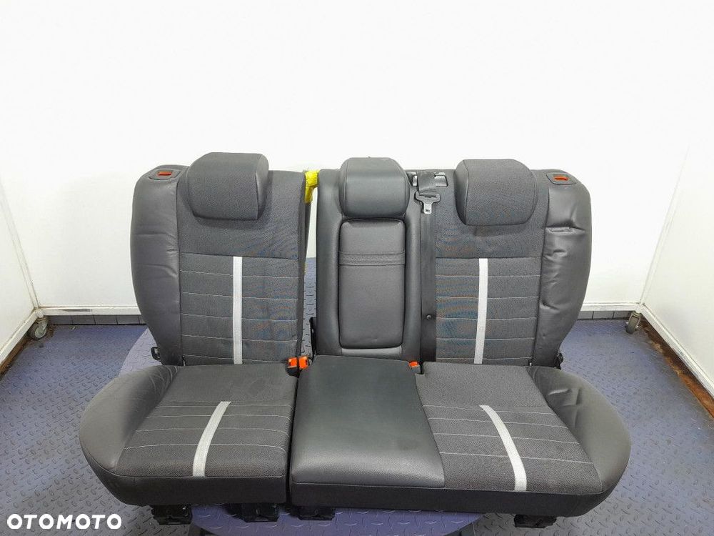 FORD KUGA MK1 FOTELE KANAPA SIEDZISKO OPARCIE TYŁ - 1