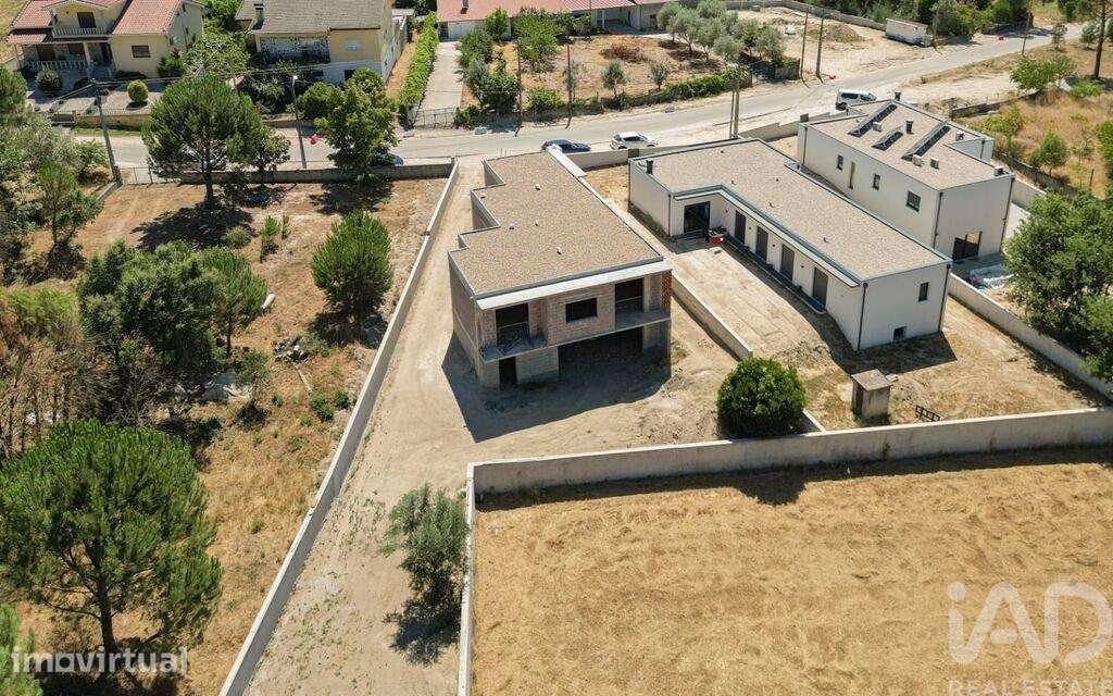 Casa / Villa T3 em Nelas de 875,00 m2 - Grande imagem: 2/15