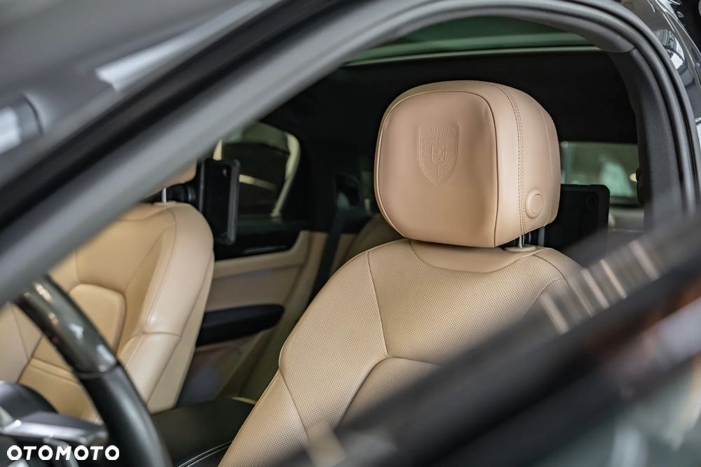 Porsche Cayenne Platinum Edition - 25