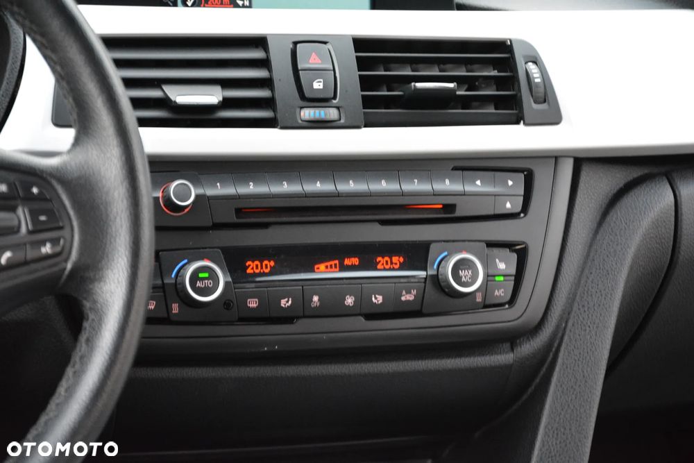 BMW Seria 3 320d Sport-Aut - 22
