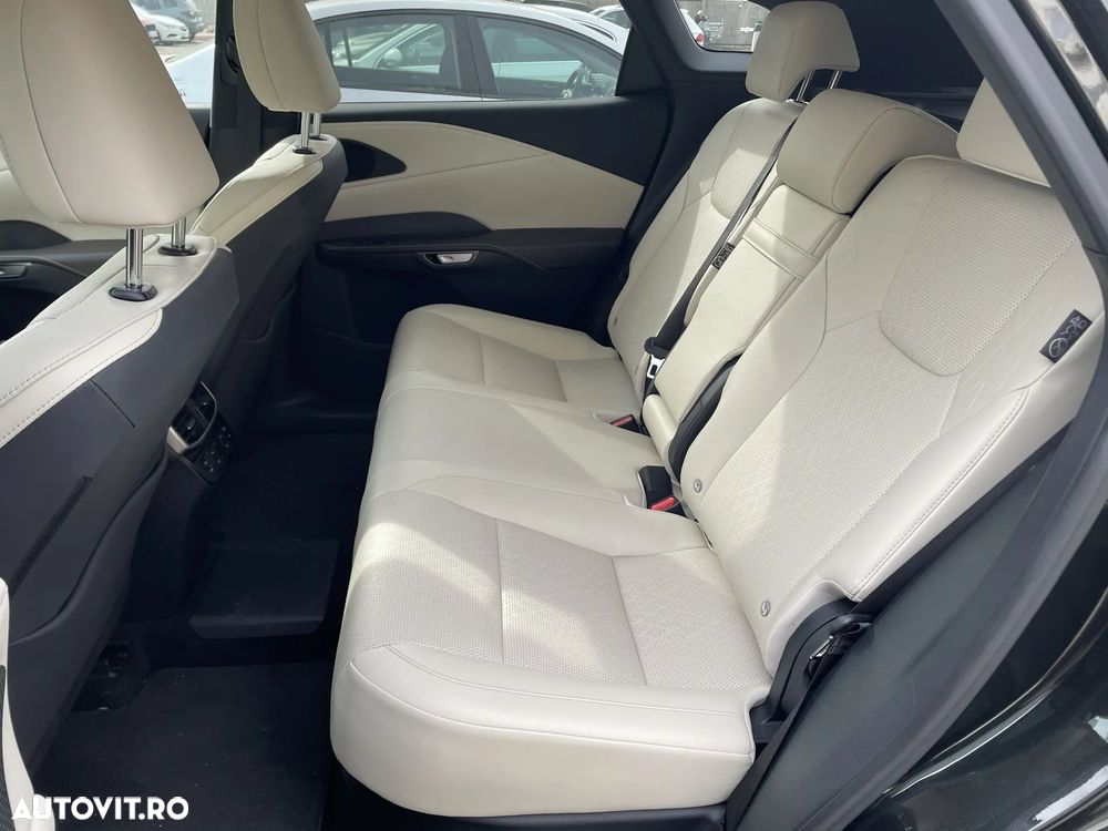 Lexus Seria RX - 15