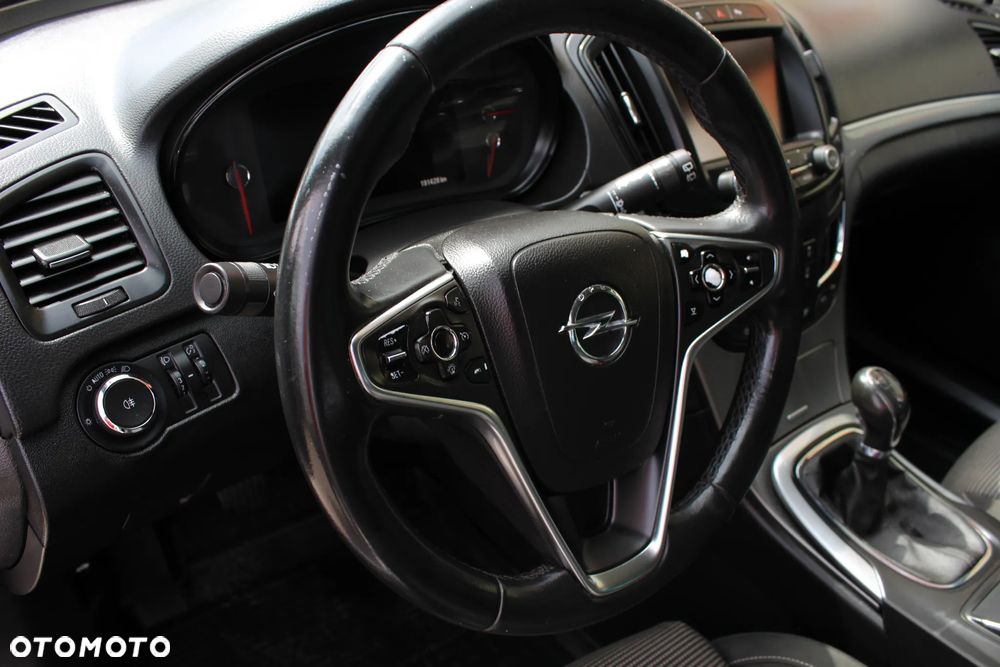 Opel Insignia - 13