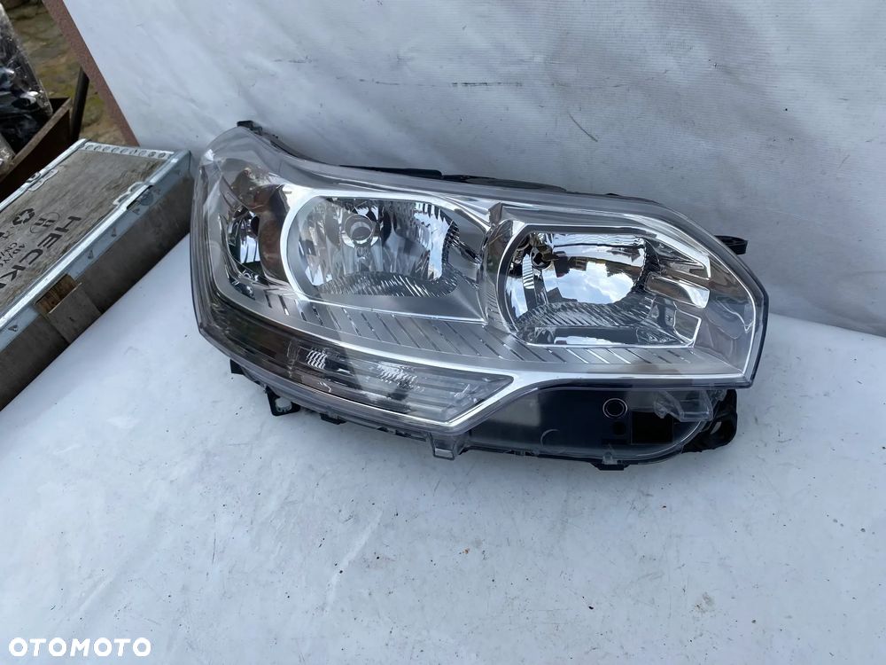 lampa citroen C5 III PRZED LIFTEM  prawa eu cała - 2