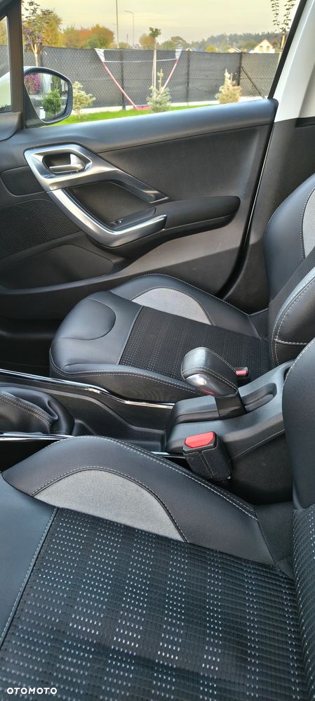 Peugeot 2008 - 36