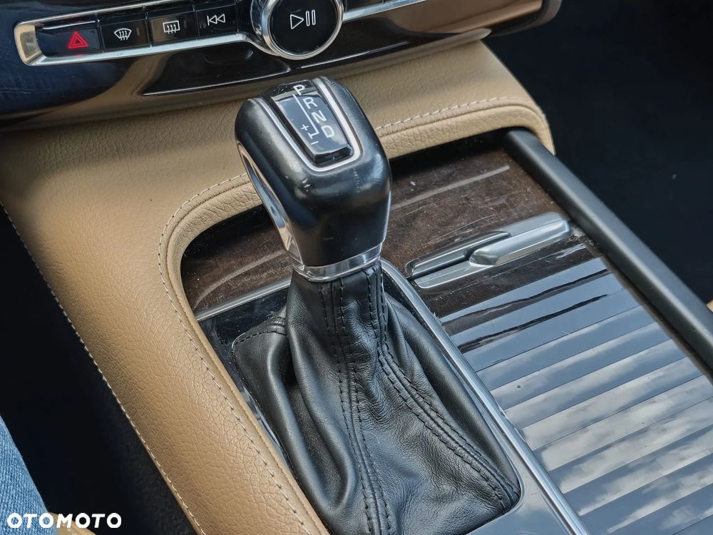 Volvo XC 90 T6 AWD Momentum 7os - 28