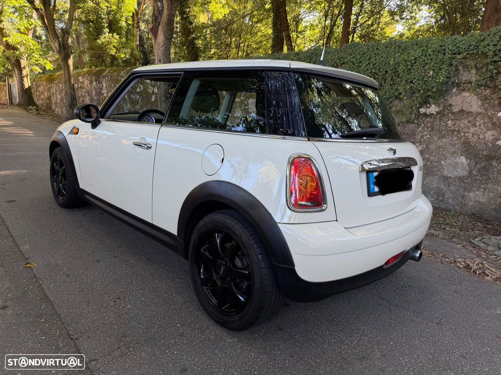 MINI 3 Portas One - 21