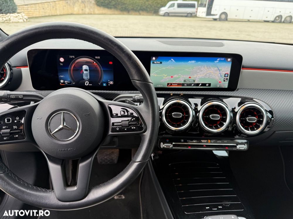 Mercedes-Benz A 180 d 7G-DCT AMG Line - 9