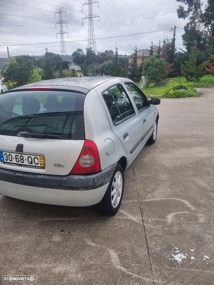 Renault Clio 1.2 RXE - 5