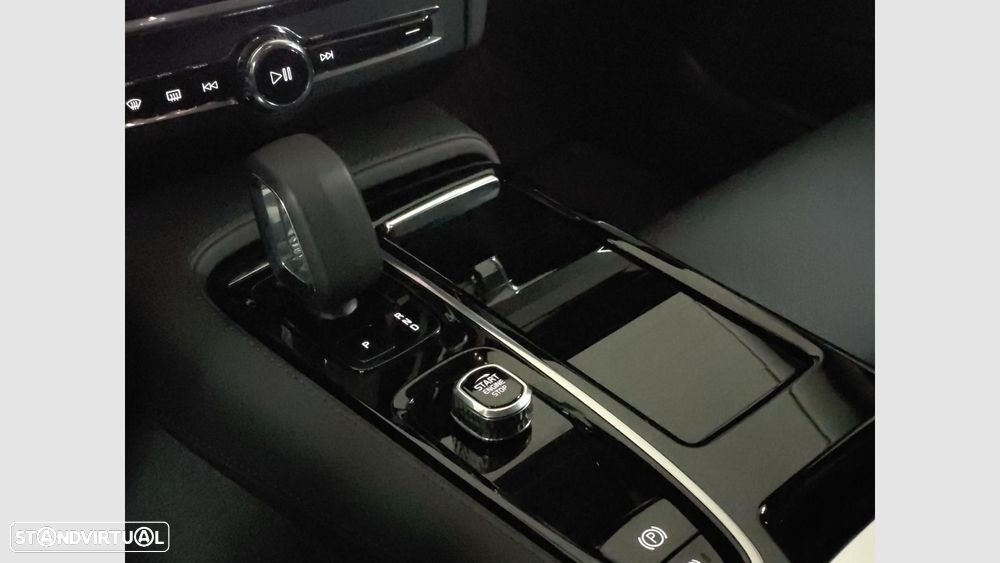 Volvo V90 2.0 T6 PHEV Plus Dark AWD - 22