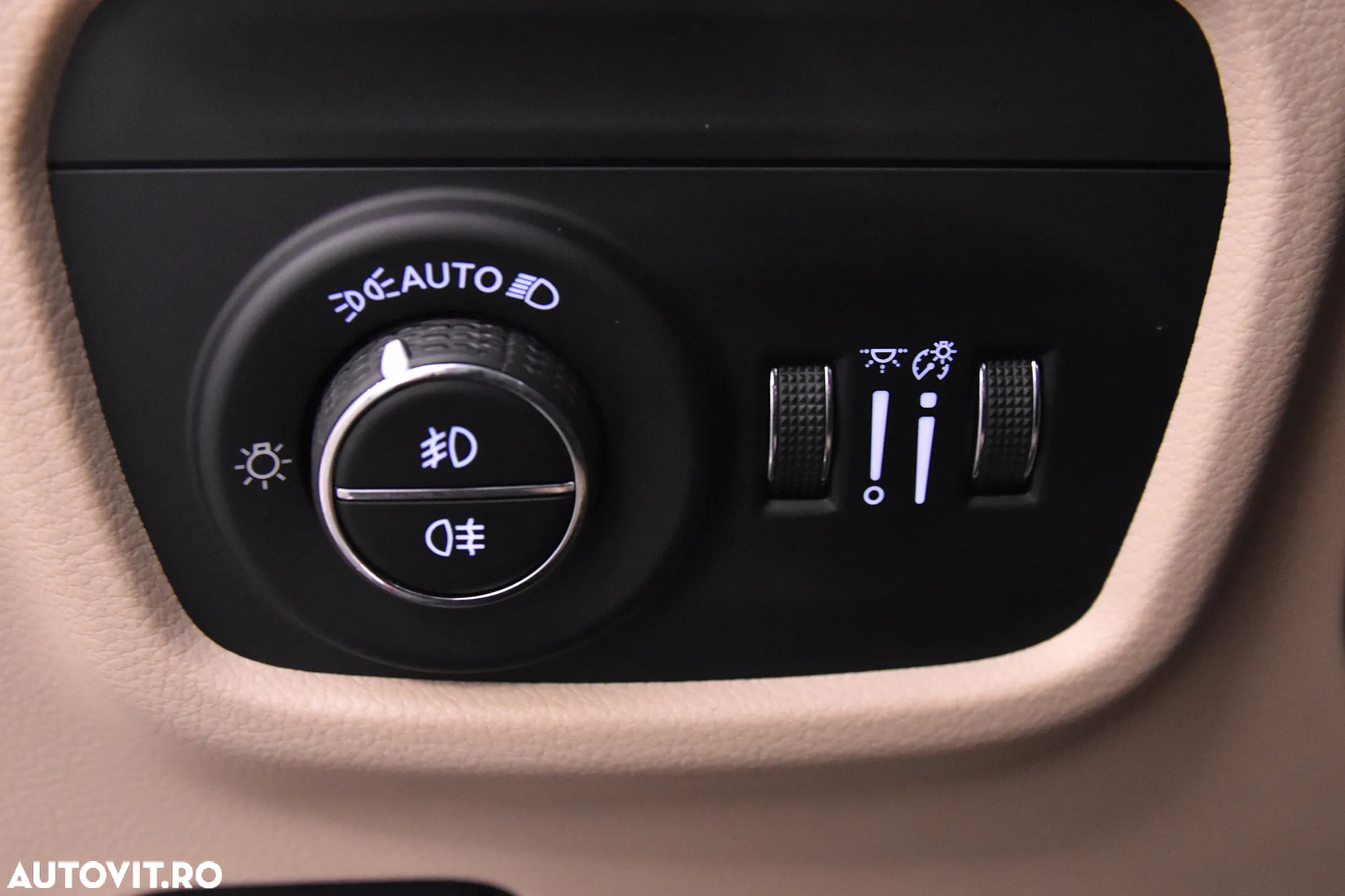 Jeep Grand Cherokee - 16