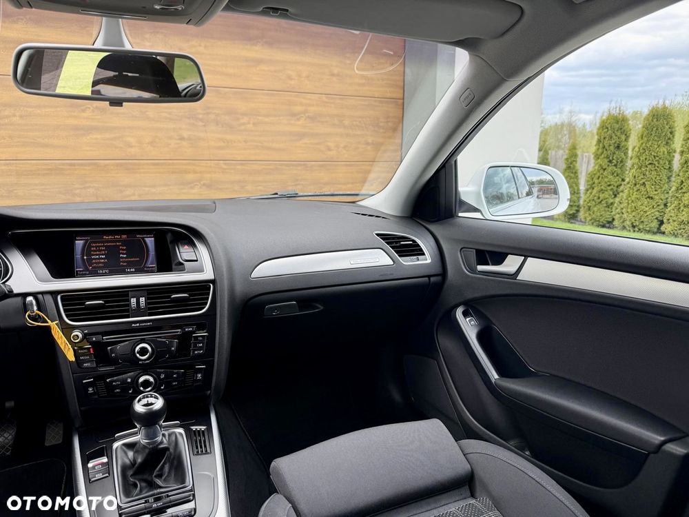 Audi A4 Avant 2.0 TFSI Flexible Fuel Quattro - 19