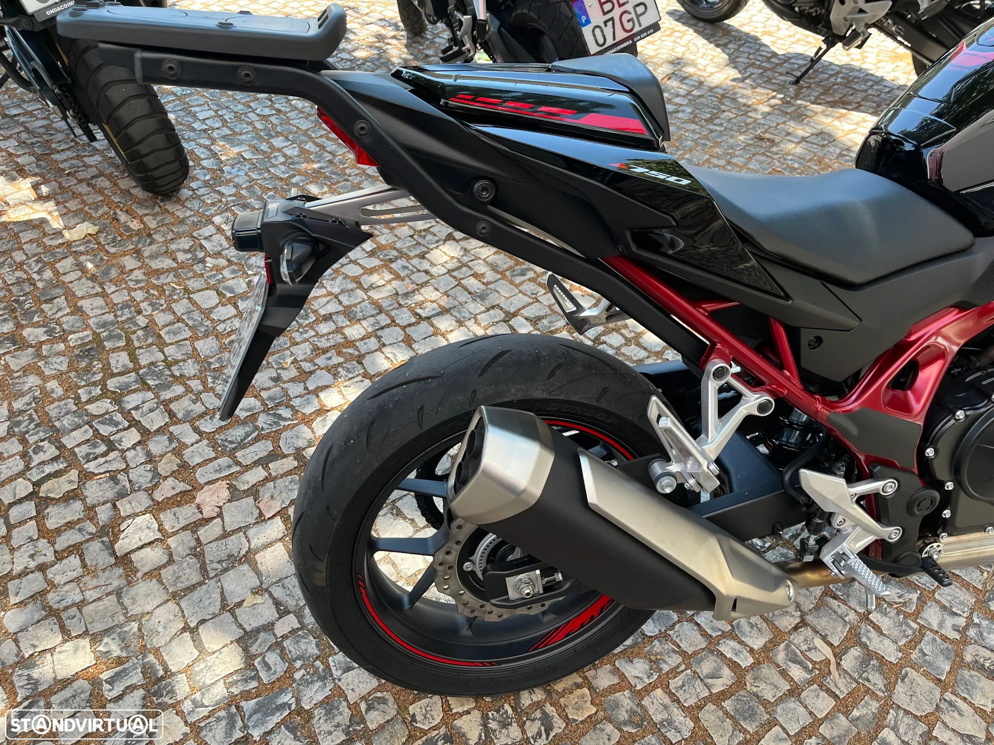 Honda CB 750 HORNET - 5