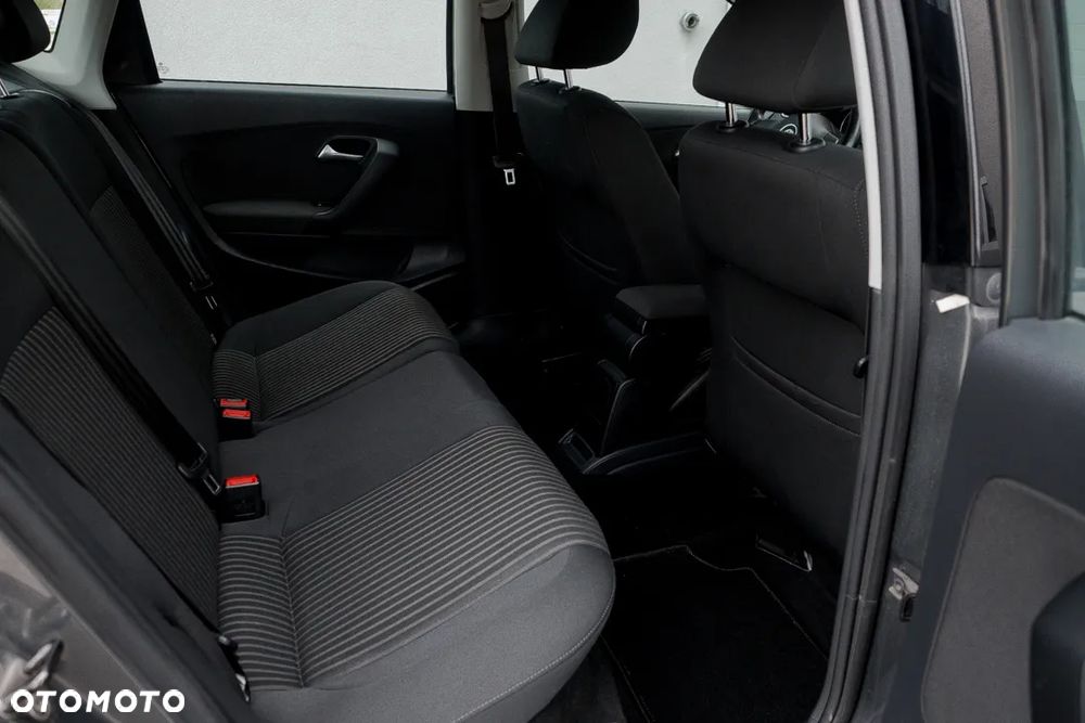 Volkswagen Polo 1.4 16V Comfortline - 32