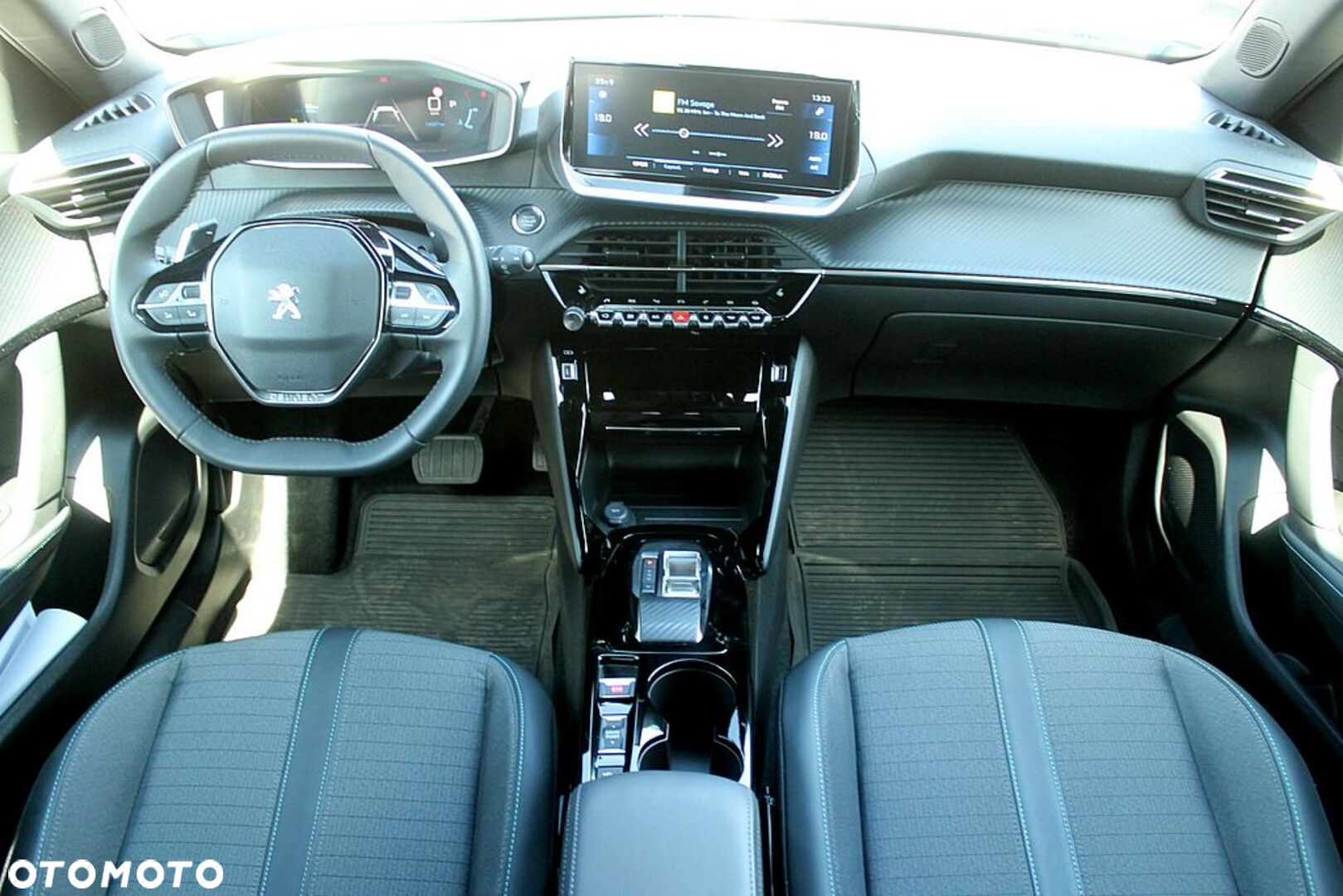 Peugeot 2008 1.2 PureTech Allure Pack S&S EAT8 - 19