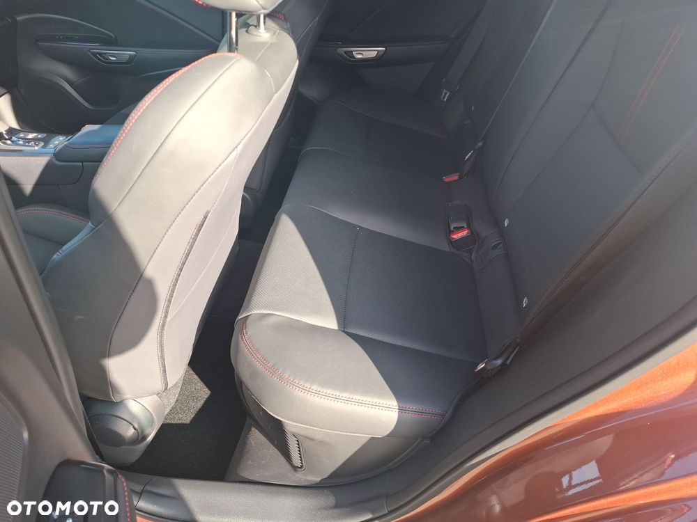 Lexus LBX 1.5 Hybrid Emotion - 14