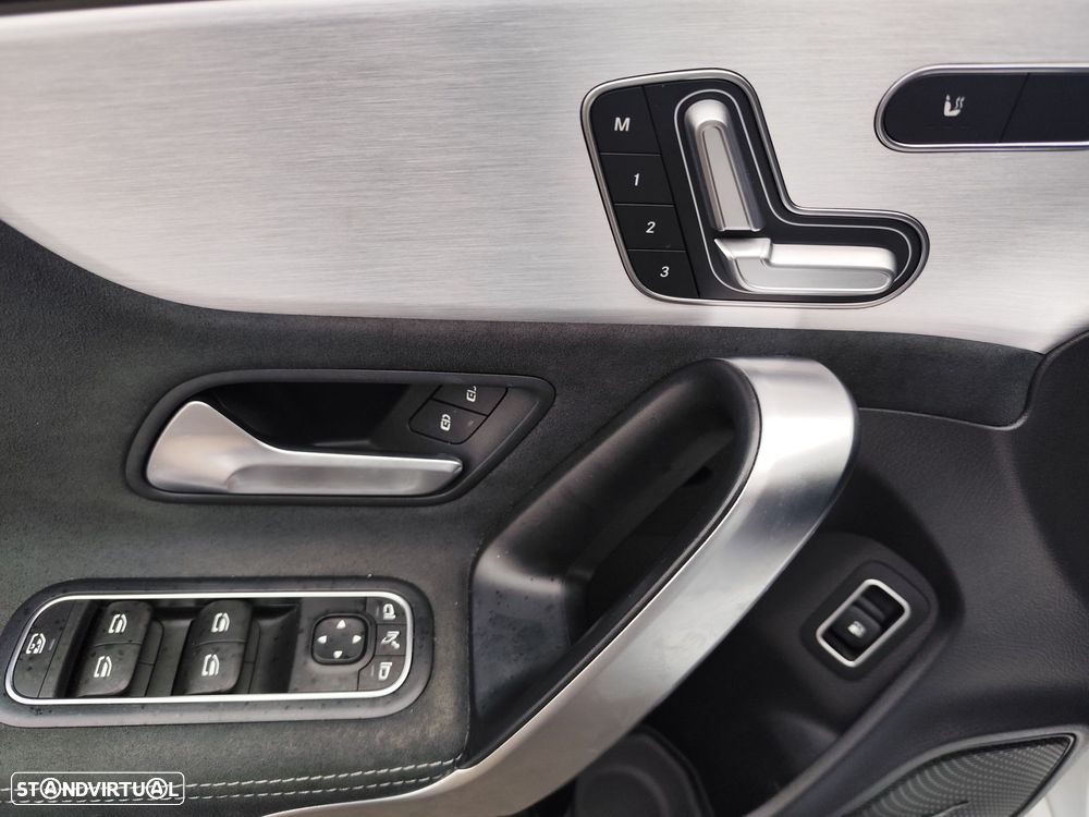 Mercedes-Benz CLA 250 e Shooting Brake AMG Line - 32