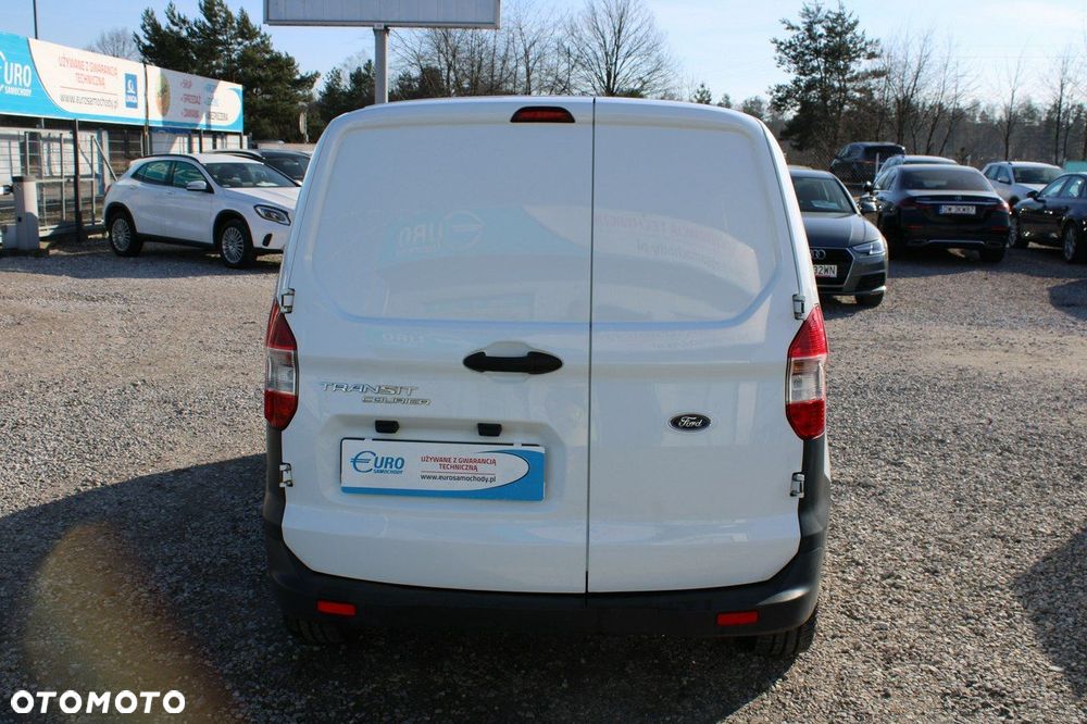 Ford Transit Courier - 8