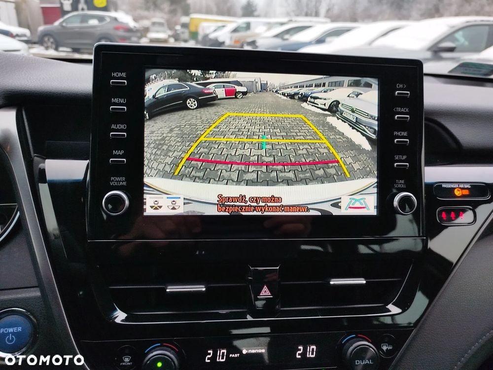 Toyota Camry 2.5 Hybrid Executive CVT - 21