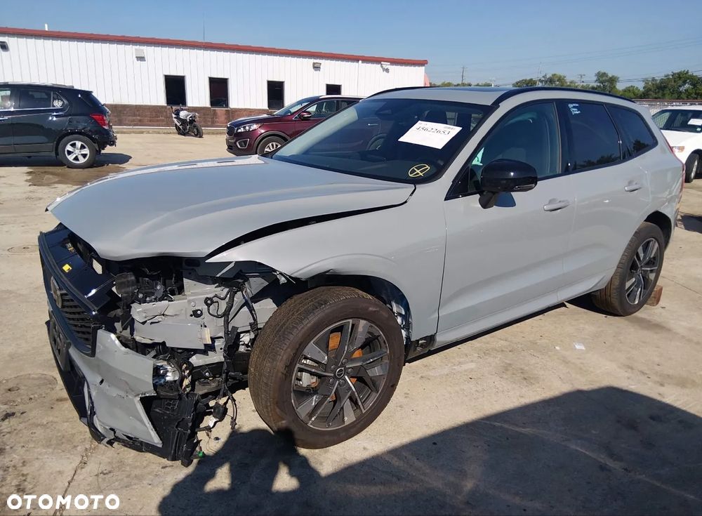 Volvo XC 60 B5 B AWD Geartronic Momentum Pro - 4