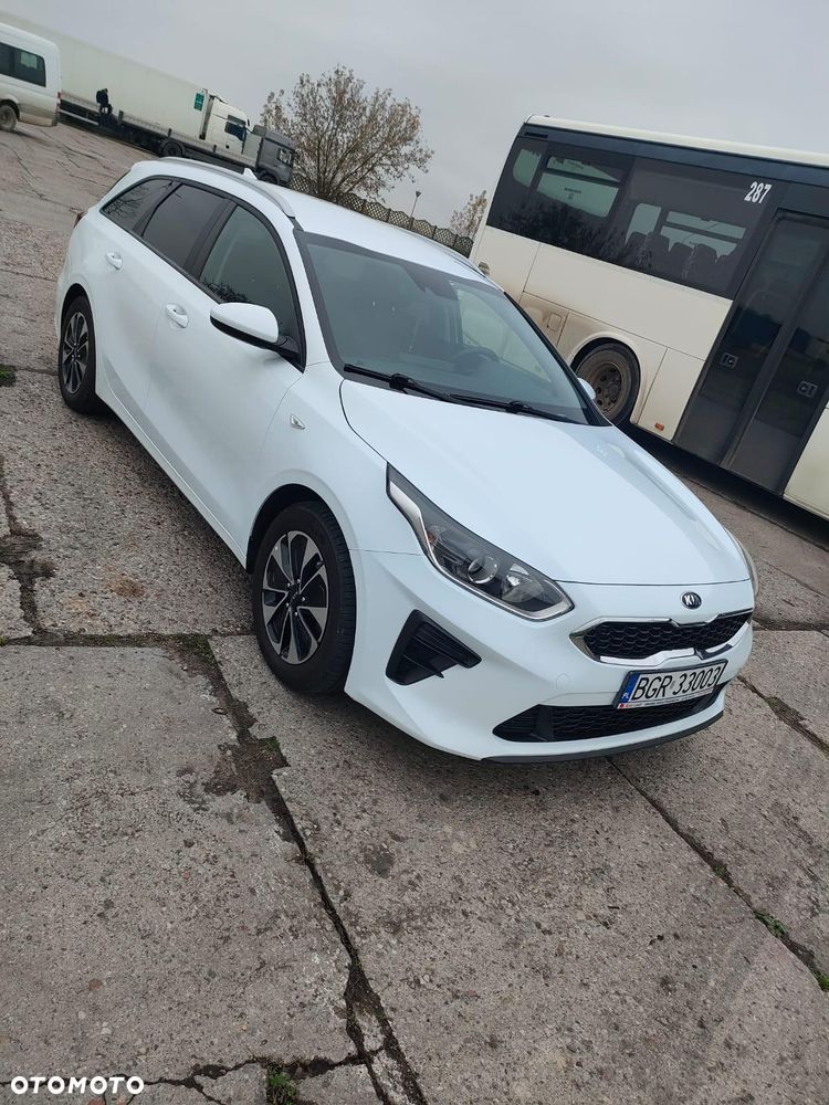 Kia Ceed 1.6 CRDi mHEV L Business Line - 9