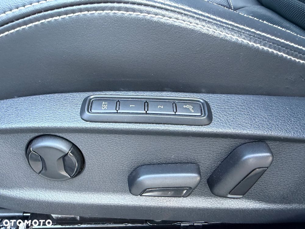 Volkswagen Passat 2.0 TDI 4Mot Elegance DSG - 14