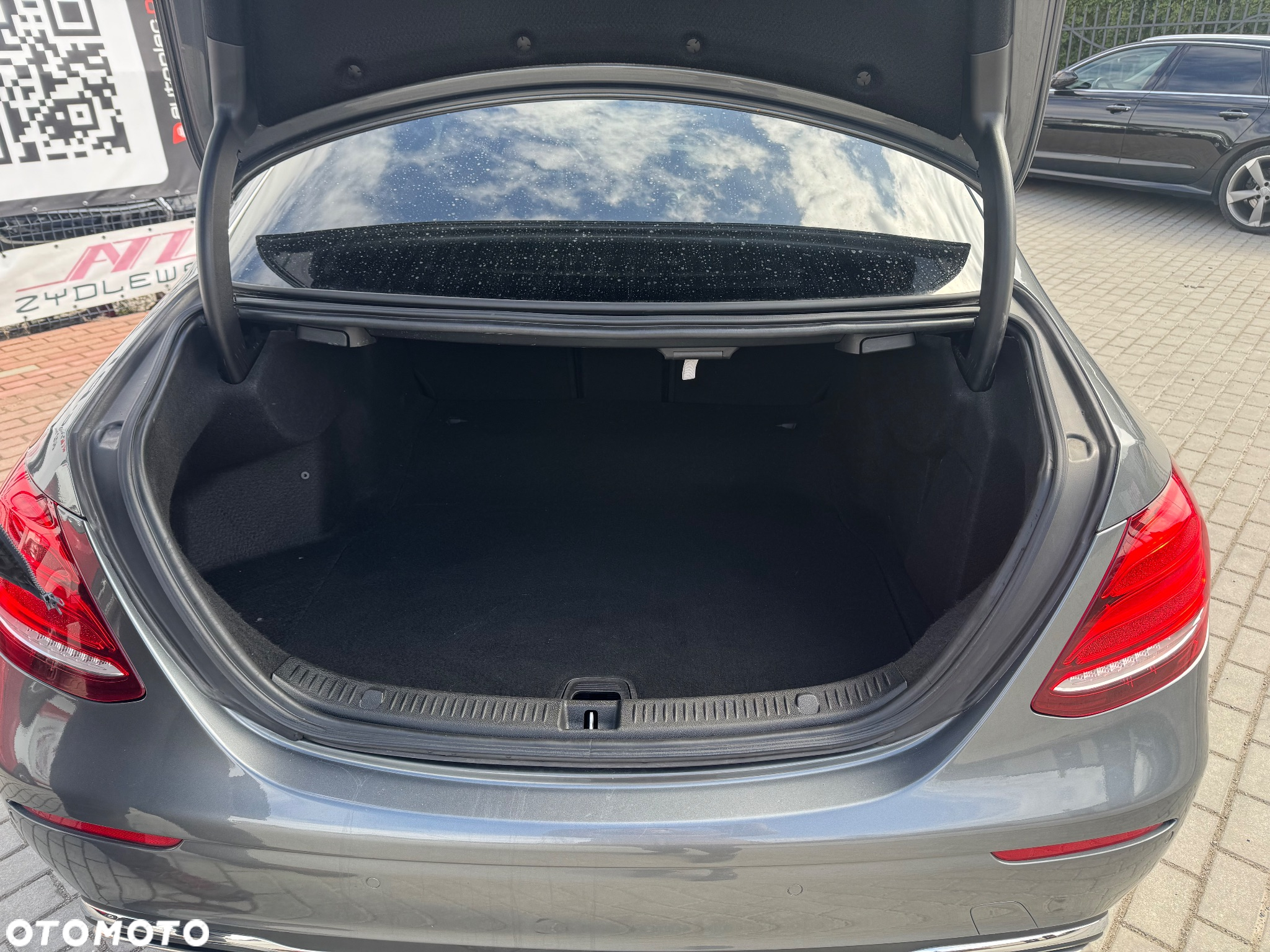 Mercedes-Benz Klasa E 200 4Matic 9G-TRONIC Avantgarde - 11