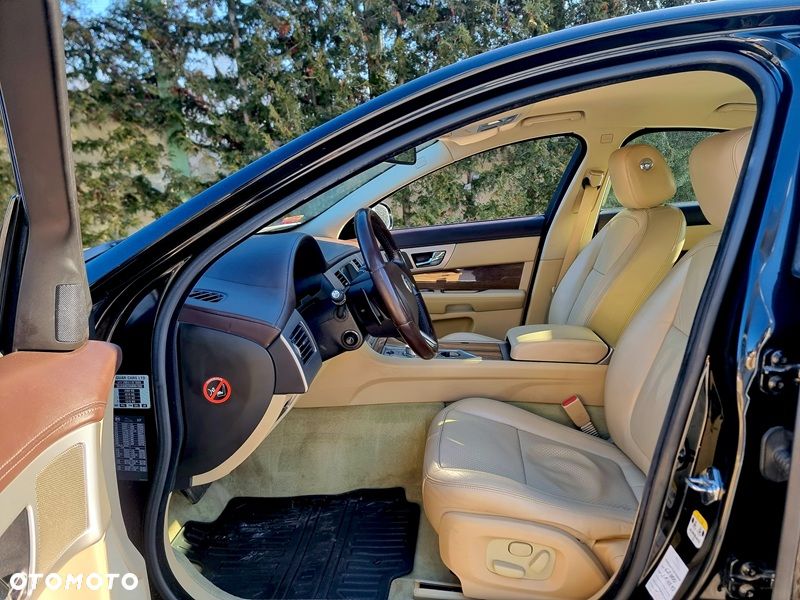 Jaguar XF 3.0 V6 D S Luxury - 8