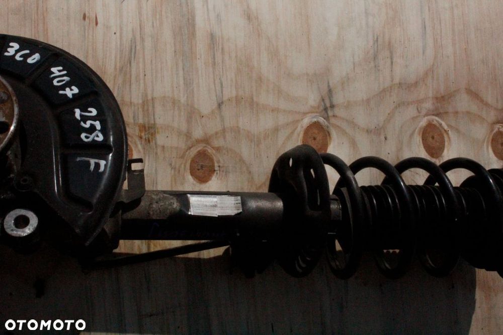 Zwrotnica Przednia Prawa VW Sharan 2.0 TDI 3C0407258F 2014 - 3