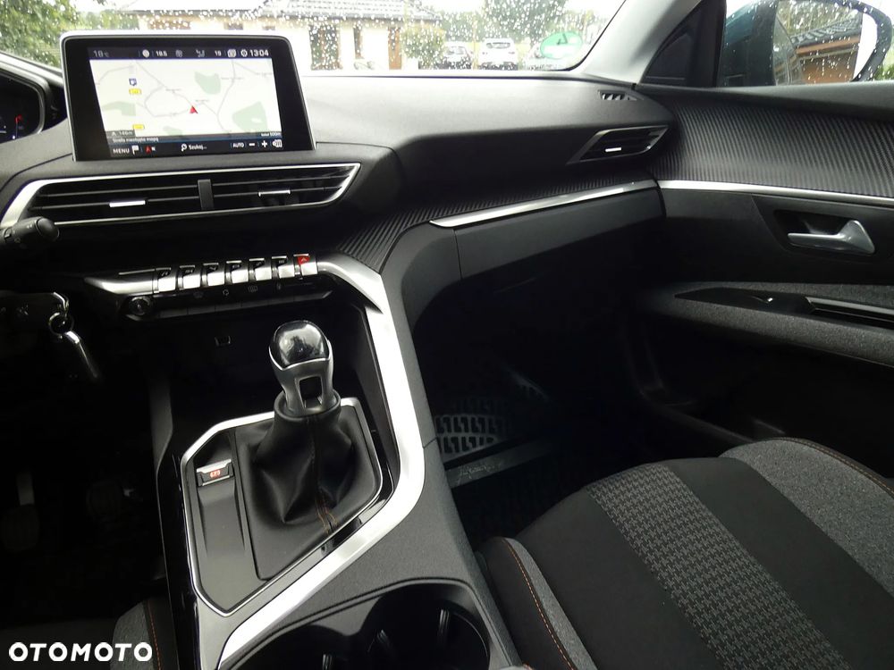 Peugeot 5008 1.6 BlueHDI Allure S&S - 24