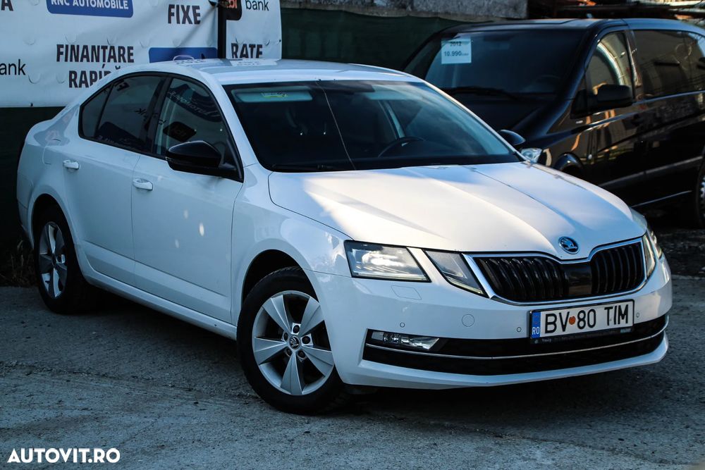 Skoda Octavia 2.0 TDI ELEGANCE DSG - 2