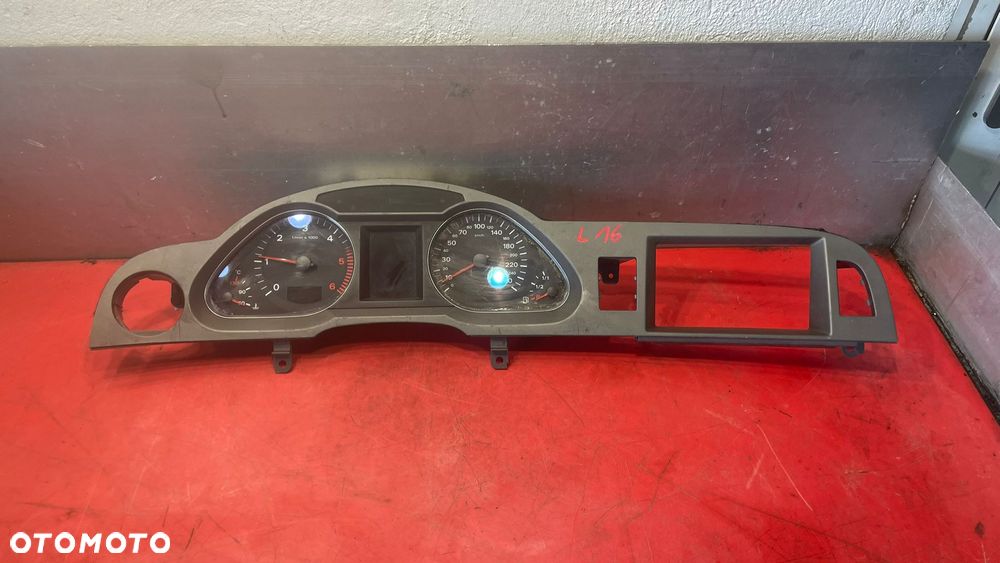 ZEGARY LICZNIK AUDI A6-C6 5550007301 - 2