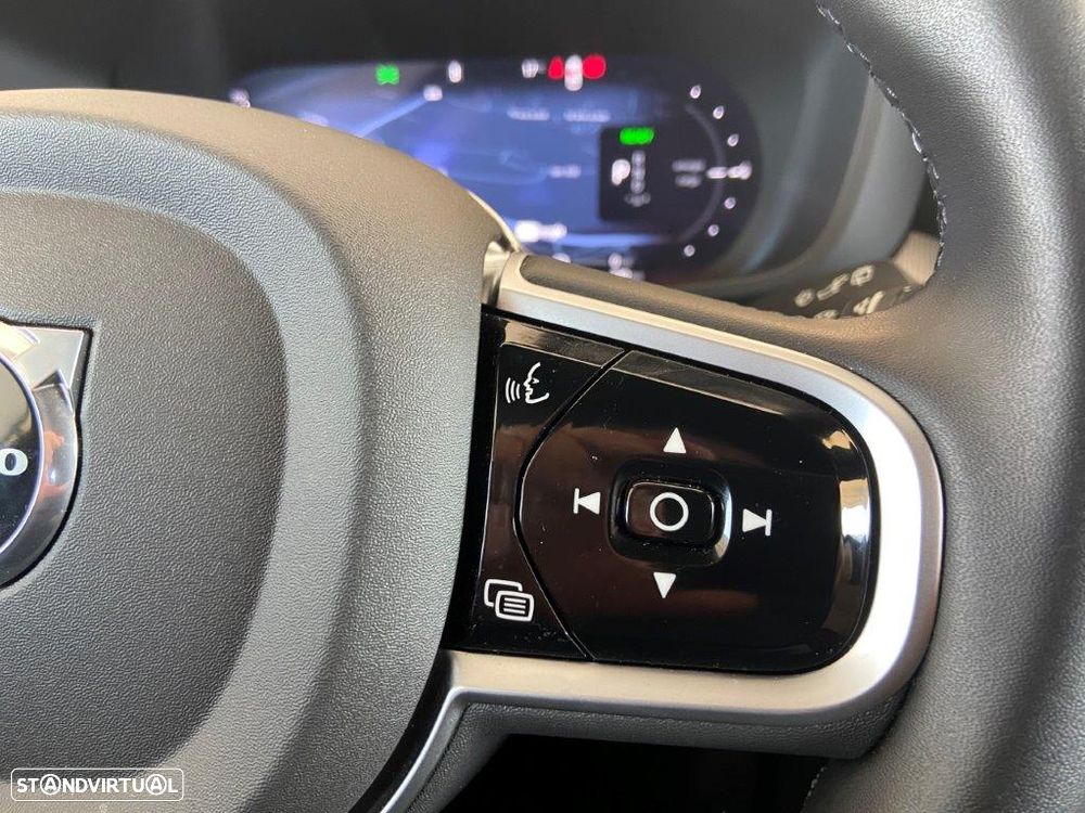 Volvo XC 60 2.0 T6 PHEV Core AWD - 25