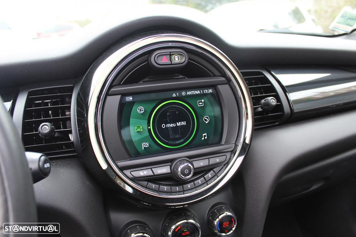 MINI 3 Portas Cooper SE Essential - 32