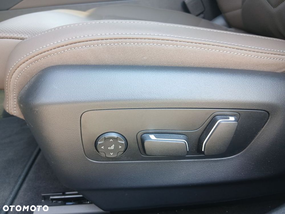 BMW Seria 5 550e xDrive PHEV - 19