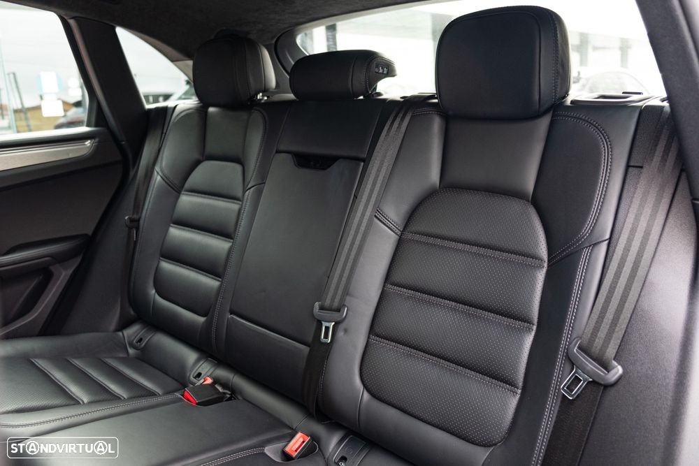 Porsche Macan Turbo - 43