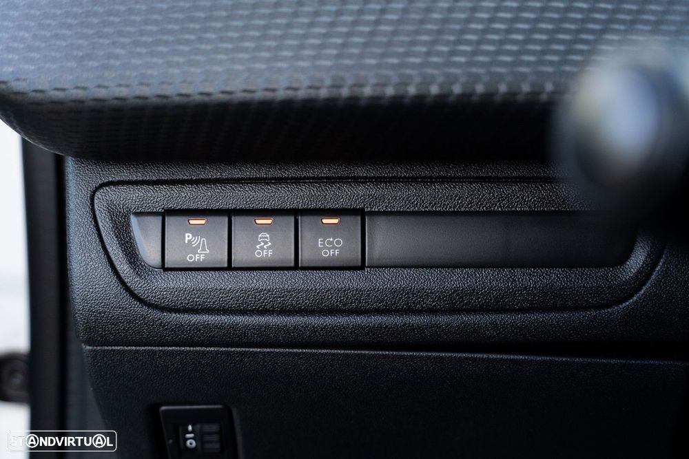 Peugeot 2008 1.6 BlueHDi Style - 42